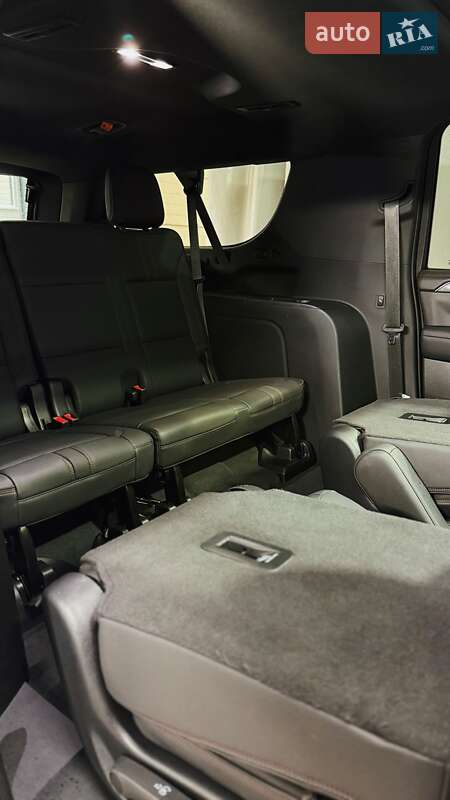 Позашляховик / Кросовер Chevrolet Suburban 2022 в Києві