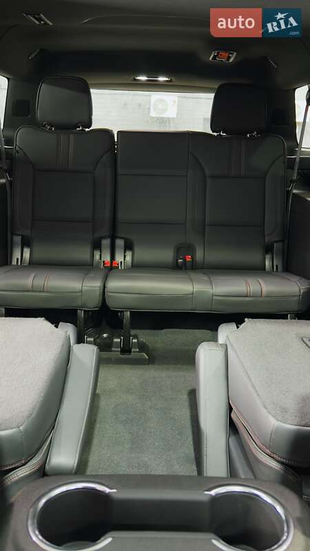 Позашляховик / Кросовер Chevrolet Suburban 2022 в Києві