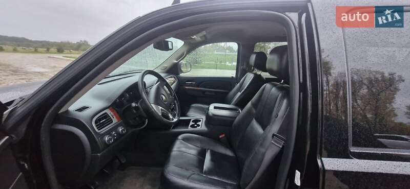 Позашляховик / Кросовер Chevrolet Suburban 2013 в Богородчанах