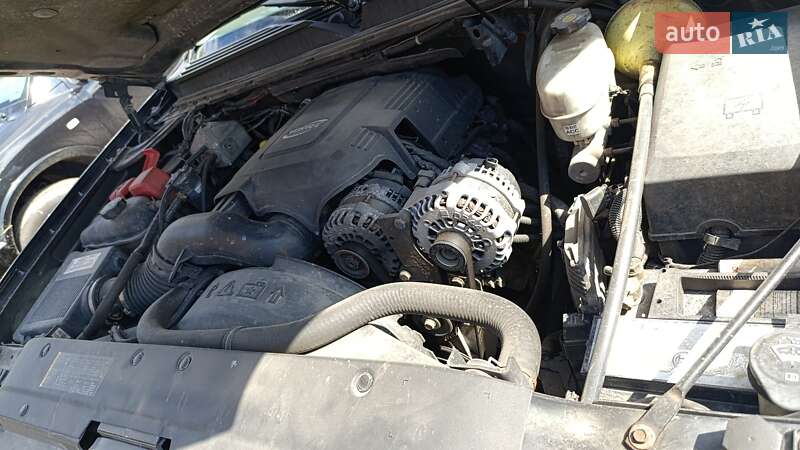 Позашляховик / Кросовер Chevrolet Suburban 2007 в Києві
