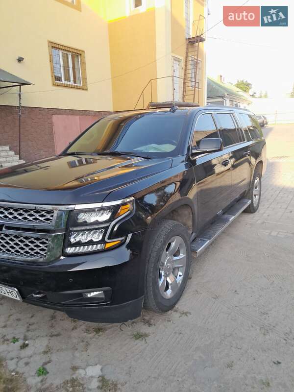 Позашляховик / Кросовер Chevrolet Suburban 2017 в Рівному
