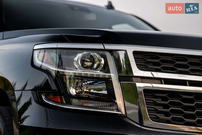 Позашляховик / Кросовер Chevrolet Suburban 2018 в Києві