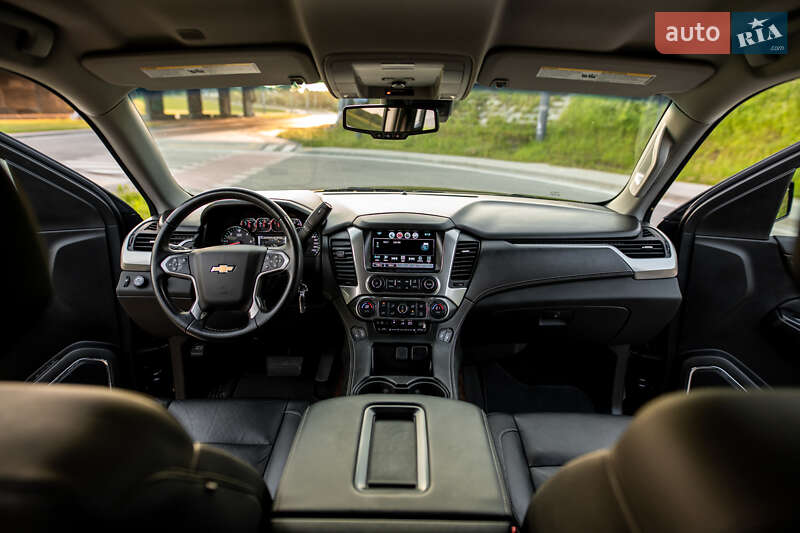 Позашляховик / Кросовер Chevrolet Suburban 2018 в Києві