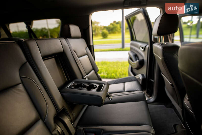 Позашляховик / Кросовер Chevrolet Suburban 2018 в Києві