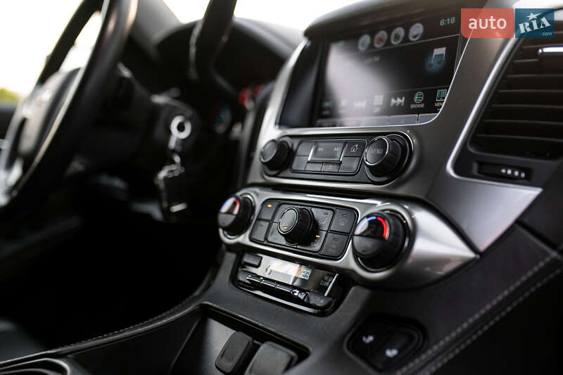 Позашляховик / Кросовер Chevrolet Suburban 2018 в Києві