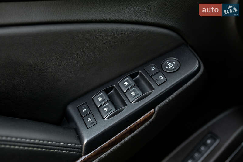 Позашляховик / Кросовер Chevrolet Suburban 2018 в Києві