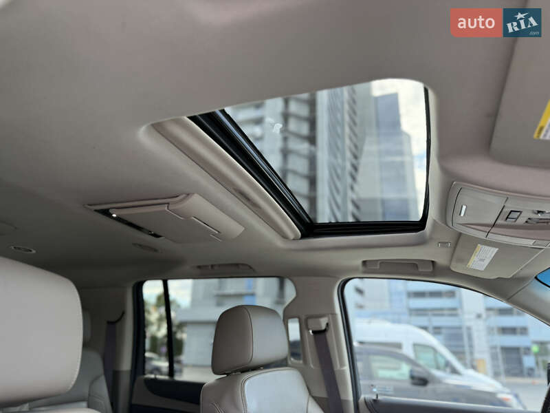 Внедорожник / Кроссовер Chevrolet Suburban 2017 в Киеве фото 16 Внедорожник / Кроссовер Chevrolet Suburban 2017 в Киеве