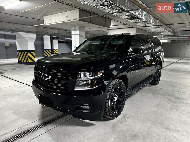 Внедорожник / Кроссовер Chevrolet Suburban 2014 в Днепре