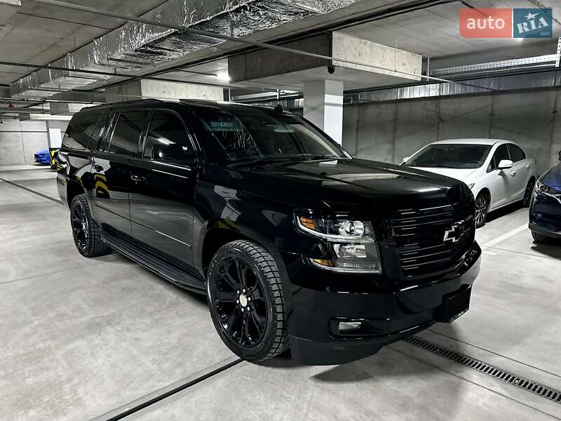 Внедорожник / Кроссовер Chevrolet Suburban 2014 в Днепре