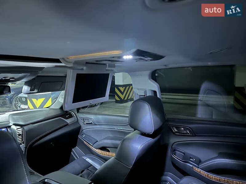 Внедорожник / Кроссовер Chevrolet Suburban 2014 в Днепре