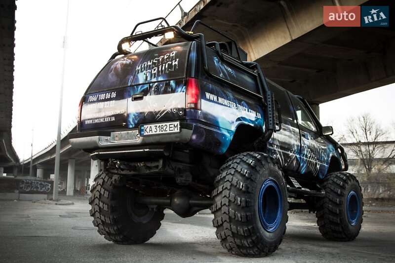 Позашляховик / Кросовер Chevrolet Suburban 1994 в Києві фото 4 Позашляховик / Кросовер Chevrolet Suburban 1994 в Києві