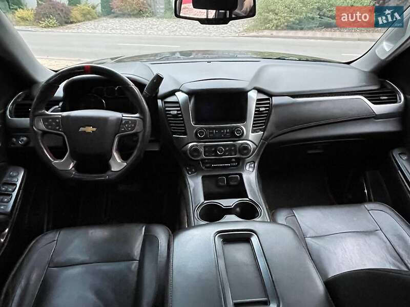 Внедорожник / Кроссовер Chevrolet Suburban 2015 в Буче