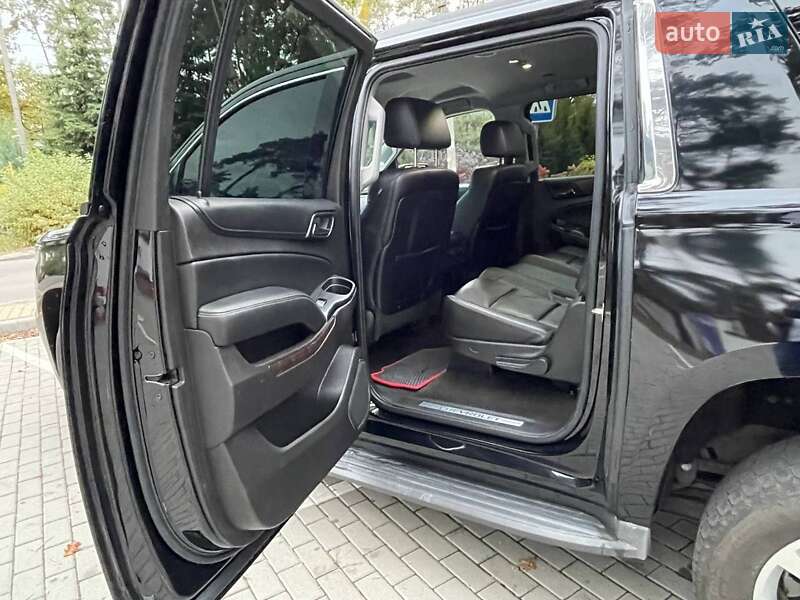 Внедорожник / Кроссовер Chevrolet Suburban 2015 в Буче