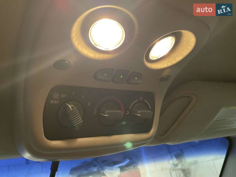 Внедорожник / Кроссовер Chevrolet Suburban 2006 в Бузовой