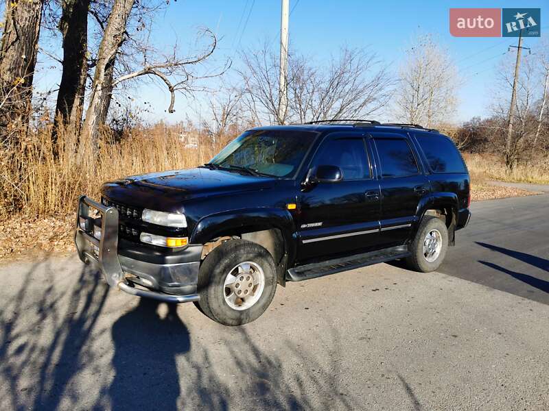 Позашляховик / Кросовер Chevrolet Tahoe 2000 в Києві