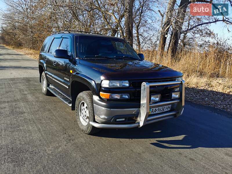 Позашляховик / Кросовер Chevrolet Tahoe 2000 в Києві