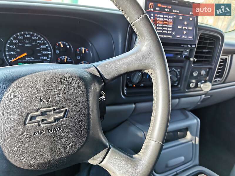 Позашляховик / Кросовер Chevrolet Tahoe 2000 в Києві