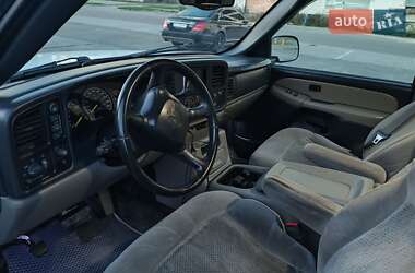 Внедорожник / Кроссовер Chevrolet Tahoe 2001 в 