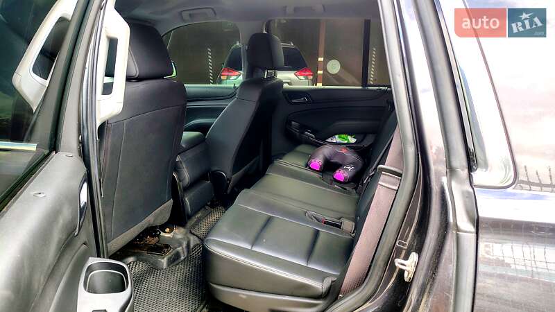 Внедорожник / Кроссовер Chevrolet Tahoe 2016 в Остроге