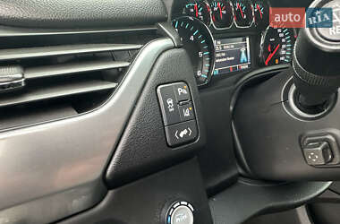 Внедорожник / Кроссовер Chevrolet Tahoe 2015 в 