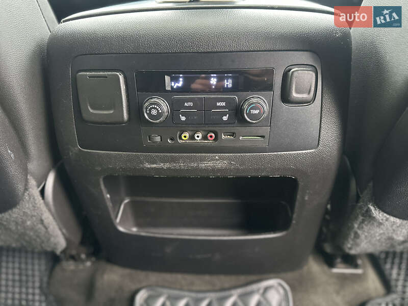 Позашляховик / Кросовер Chevrolet Tahoe 2015 в Києві фото 40 Позашляховик / Кросовер Chevrolet Tahoe 2015 в Києві