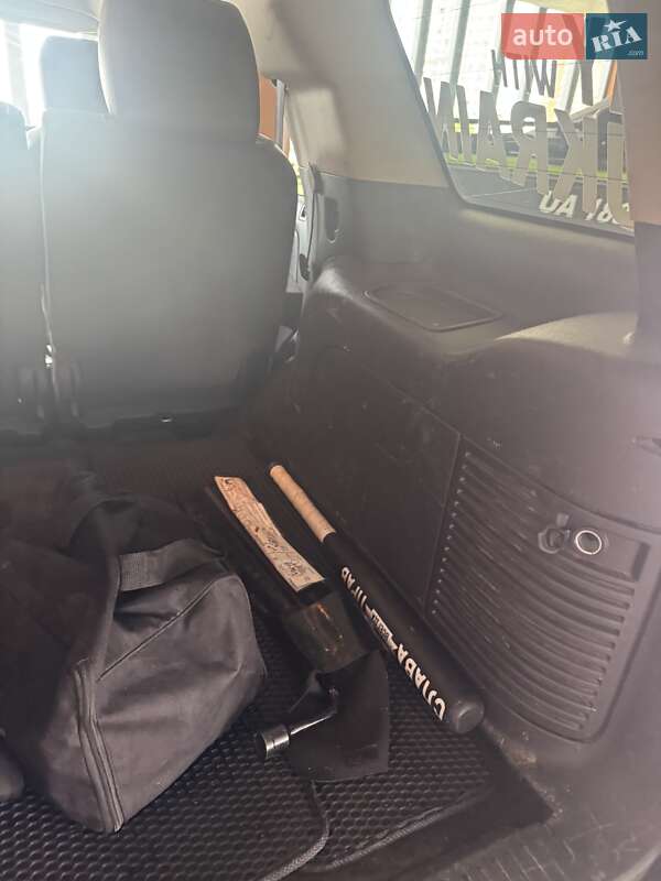 Позашляховик / Кросовер Chevrolet Tahoe 2012 в Києві