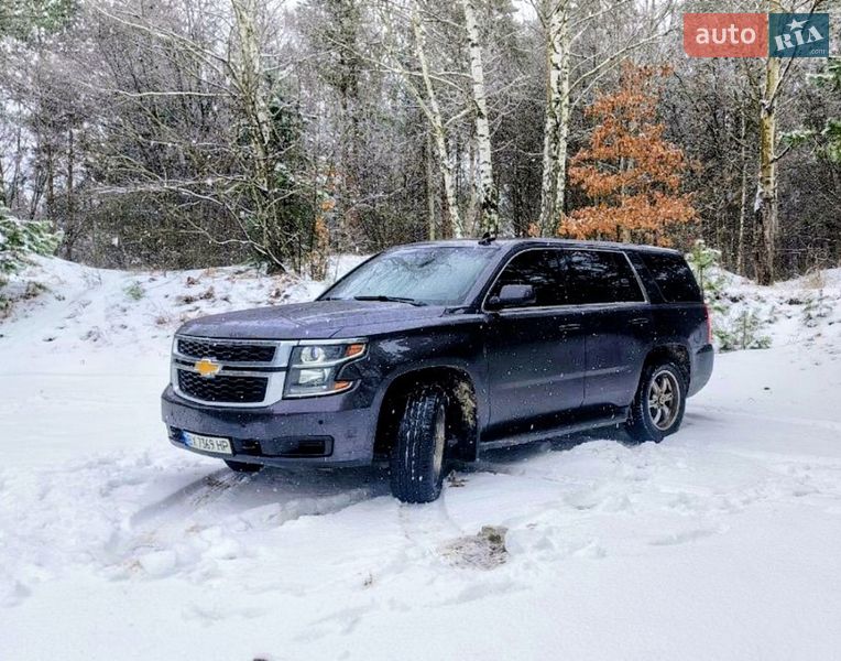 Внедорожник / Кроссовер Chevrolet Tahoe 2016 в Остроге