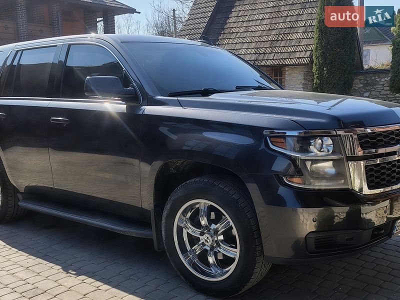 Внедорожник / Кроссовер Chevrolet Tahoe 2016 в Остроге