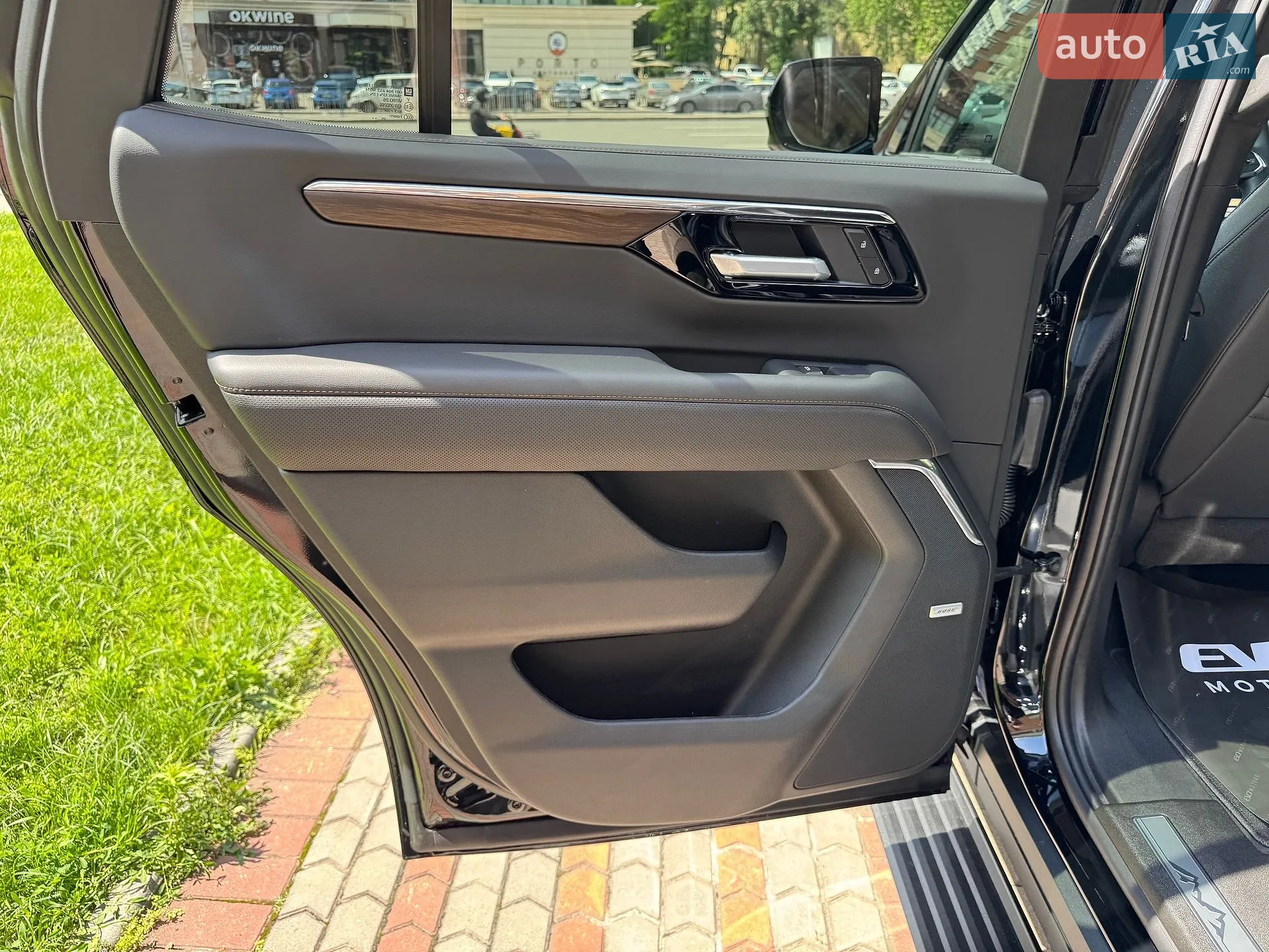2026 Chevrolet Tahoe - мініатюра 44