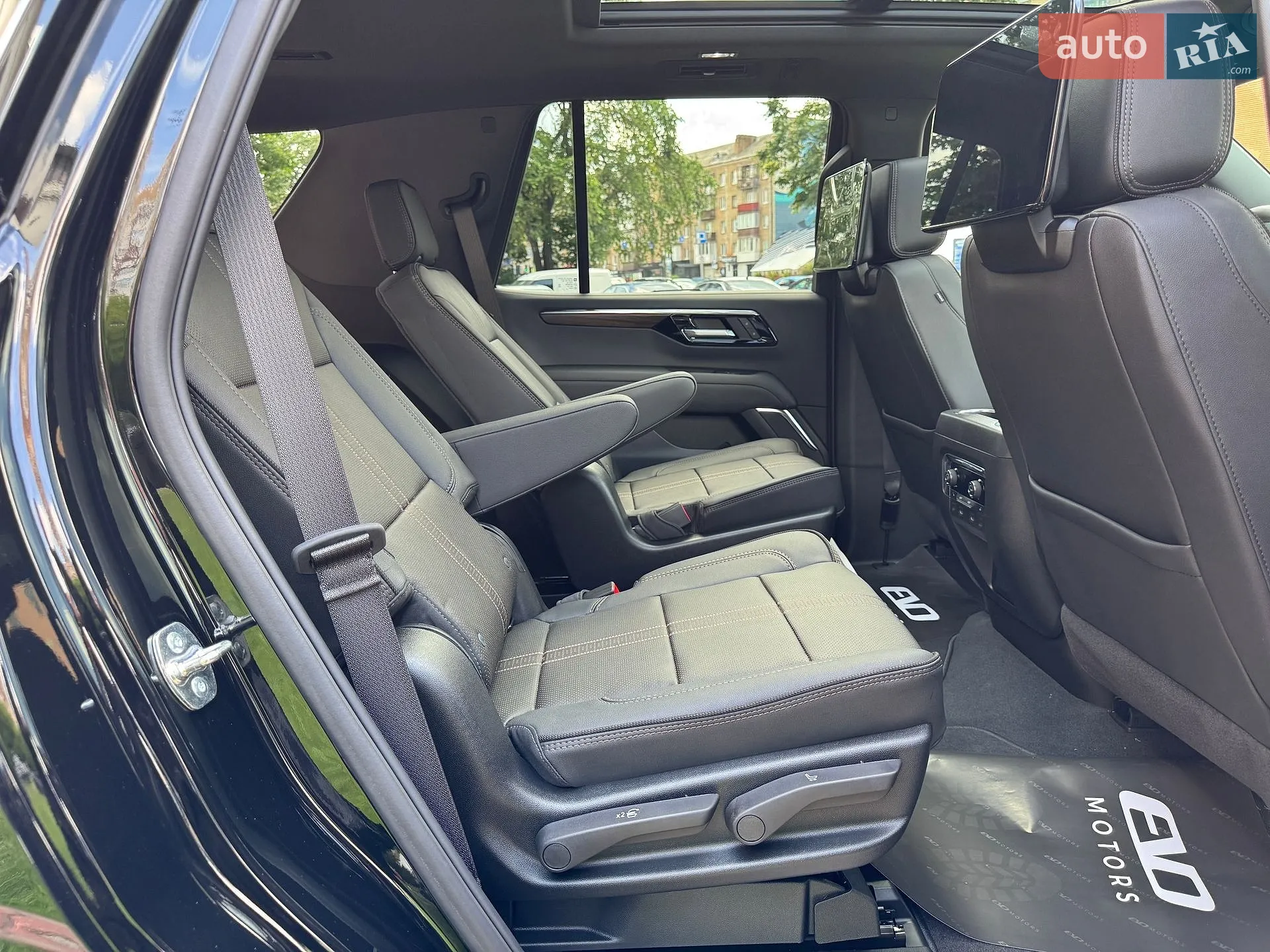 2026 Chevrolet Tahoe - мініатюра 54