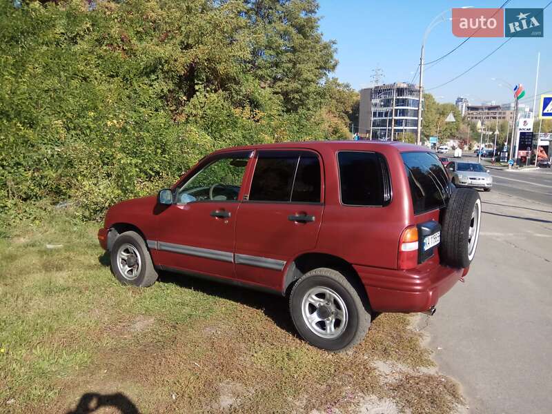 Внедорожник / Кроссовер Chevrolet Tracker 2000 в Киеве
