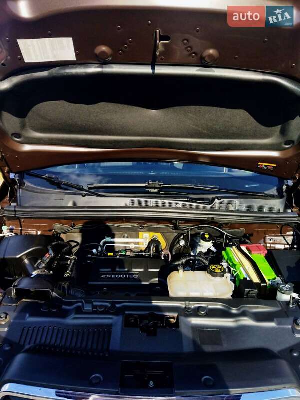 Внедорожник / Кроссовер Chevrolet Tracker 2014 в Каменец-Подольском