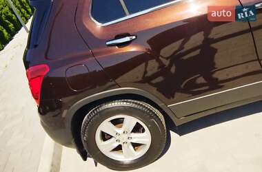 Внедорожник / Кроссовер Chevrolet Tracker 2014 в Каменец-Подольском