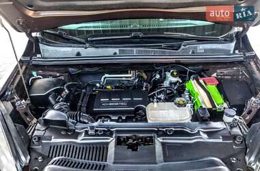 Внедорожник / Кроссовер Chevrolet Tracker 2014 в Каменец-Подольском