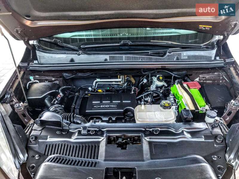 Внедорожник / Кроссовер Chevrolet Tracker 2014 в Каменец-Подольском