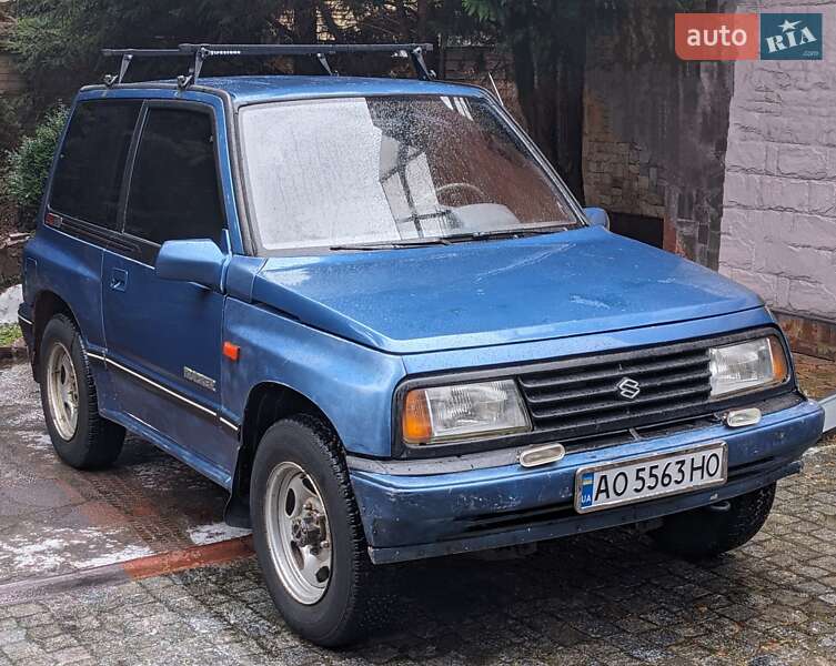 Позашляховик / Кросовер Chevrolet Tracker 1990 в Києві