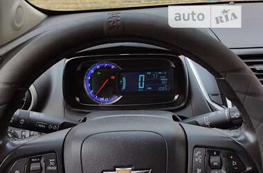 Позашляховик / Кросовер Chevrolet Tracker 2014 в Славутичі