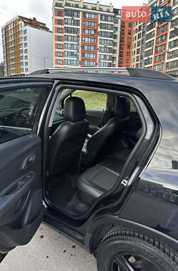 Внедорожник / Кроссовер Chevrolet Tracker 2013 в 