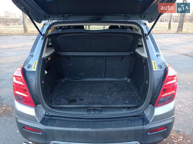 Внедорожник / Кроссовер Chevrolet Tracker 2013 в Киеве