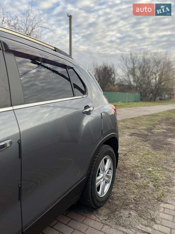 Внедорожник / Кроссовер Chevrolet Tracker 2013 в Киеве