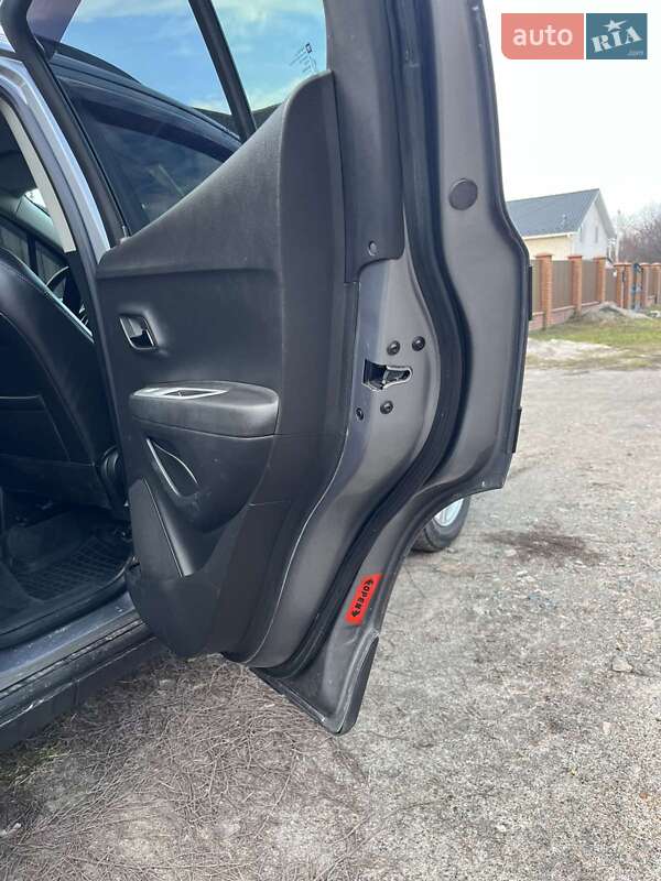 Внедорожник / Кроссовер Chevrolet Tracker 2013 в Киеве