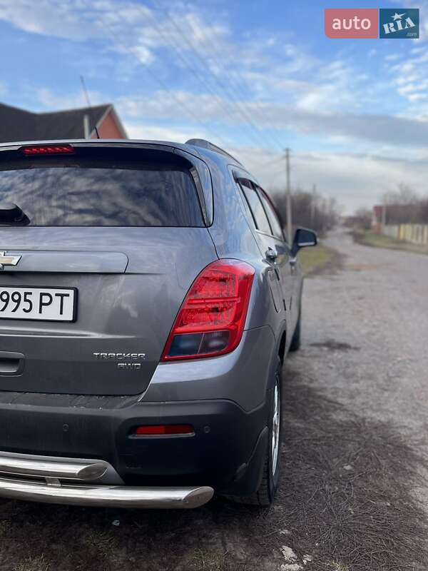 Внедорожник / Кроссовер Chevrolet Tracker 2013 в Киеве