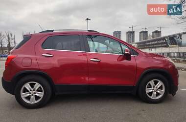 Позашляховик / Кросовер Chevrolet Tracker 2014 в Києві