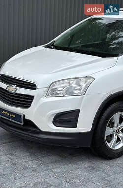 Позашляховик / Кросовер Chevrolet Tracker 2014 в 