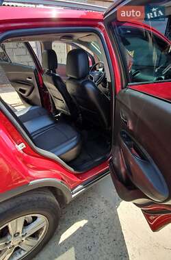 Внедорожник / Кроссовер Chevrolet Tracker 2014 в 