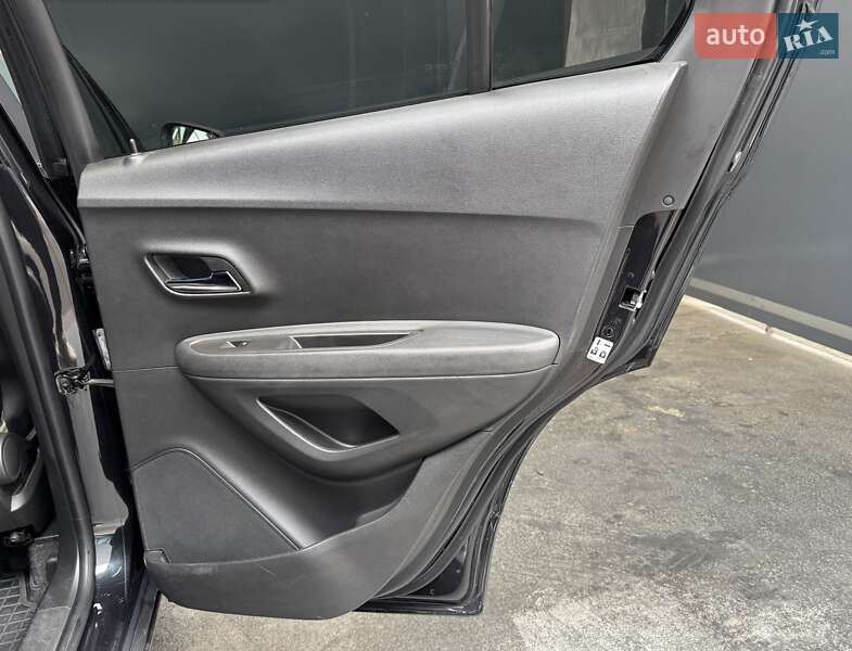 Внедорожник / Кроссовер Chevrolet Tracker 2013 в Киеве