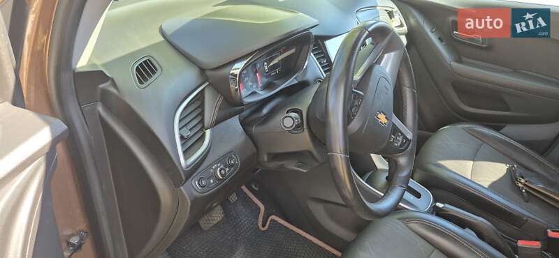 Внедорожник / Кроссовер Chevrolet Tracker 2017 в Обухове фото 6 Внедорожник / Кроссовер Chevrolet Tracker 2017 в Обухове