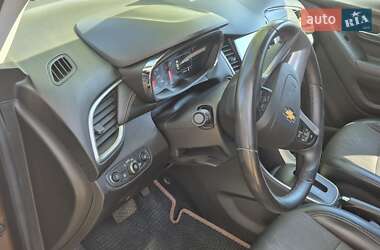 Внедорожник / Кроссовер Chevrolet Tracker 2017 в 