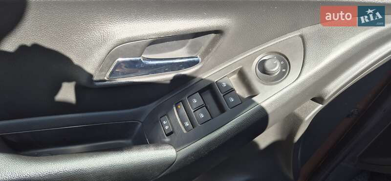 Внедорожник / Кроссовер Chevrolet Tracker 2017 в Обухове фото 10 Внедорожник / Кроссовер Chevrolet Tracker 2017 в Обухове