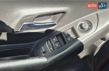 Внедорожник / Кроссовер Chevrolet Tracker 2017 в 